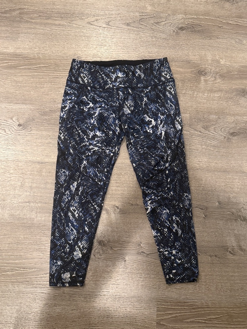 Sweaty Betty Power Leggings Size L Blue & Black Snakeskin Print